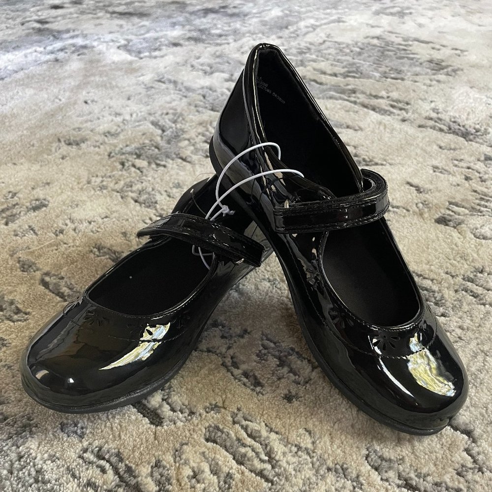 Children's Place Girls' Black Floral Flat Shoe/Booties in Size Youth/Girls 1